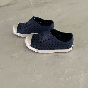 Native shoes great condition size C9 navy color